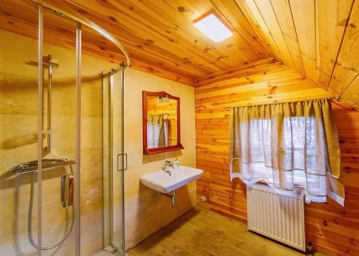 Large, Atmospheric In The Countryside * Belczna