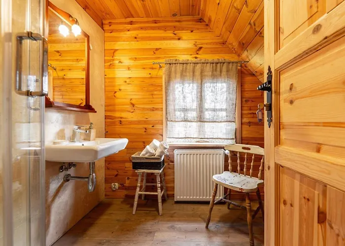 Large, Atmospheric In The Countryside Holiday home *